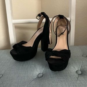 Just fab black velvet heels.
